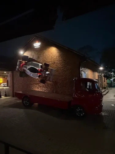 CONTRATA-SE PINTOR AUTOMOTIVO, POLIDOR E MONTADOR