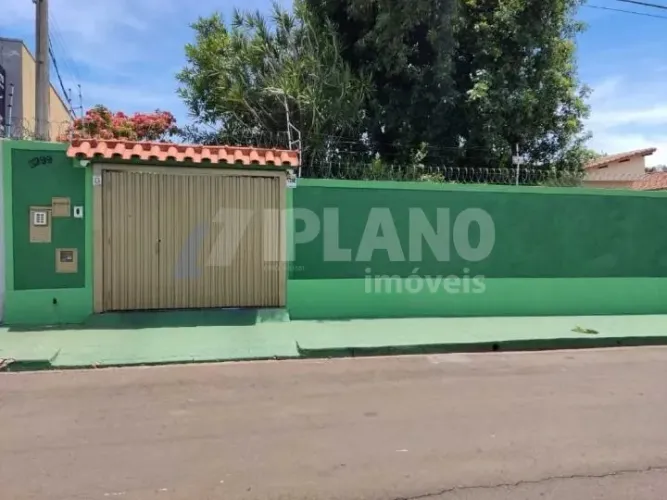 Venda de Casas / Padrão na cidade de São Carlos