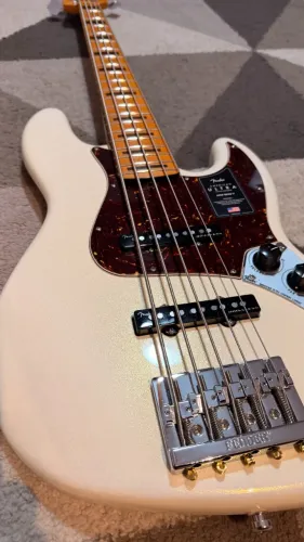Baixo Fender Ultra I V