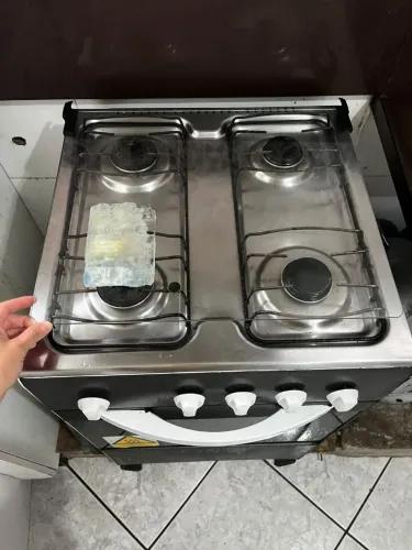 Vendo 1 fogão e 1 geladeira 