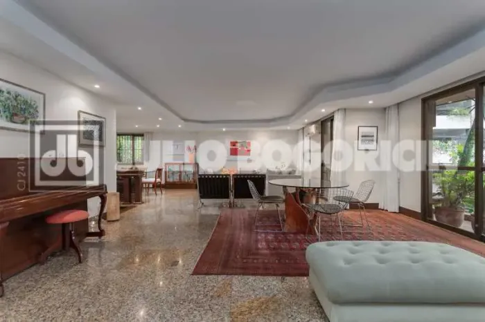 Leblon Amplo Duplex à Venda - Varandão, 3 vagas e Lazer Completo