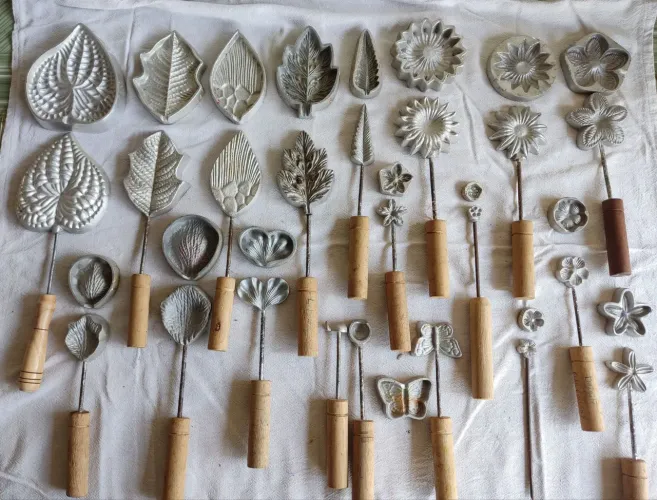 Frisadores e Moldes para Flores e Folhas Artesanais.