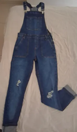 JARDINEIRA FEMININA JEANS COM ELASTANO