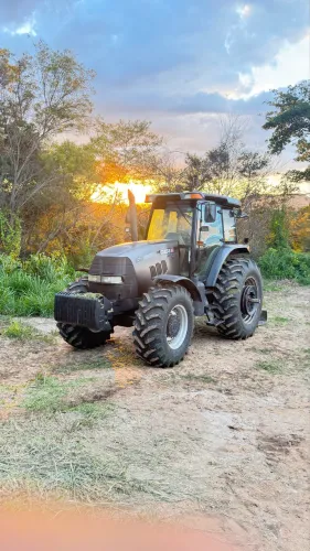 Trator Case IH MAXXUM 150