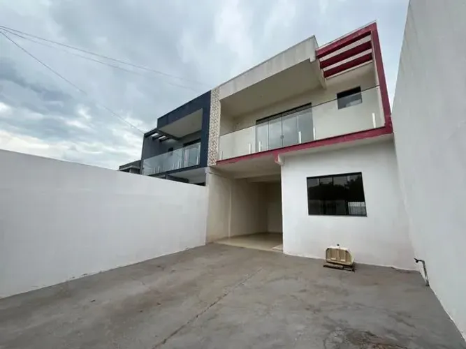 Casa com 4 Quarto(s) e 3 banheiro(s) para Alugar, 200 m² por R$ 3300 / Mês