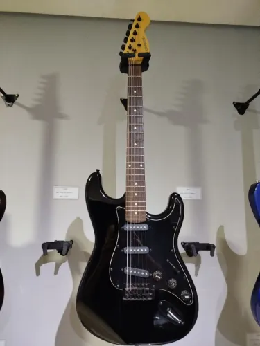 Guitarra Michael Stratocaster
