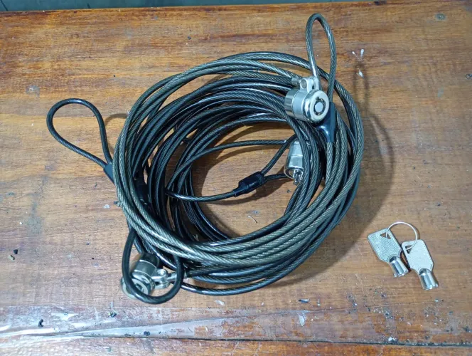 Jogo 6 travas segurança Kensington mais 2 chaves. Anti furto de eletronicos 