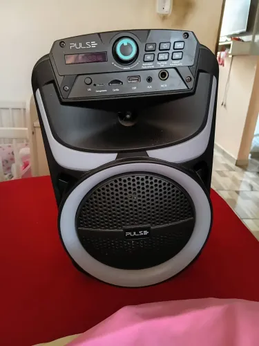 Vendo uma caixa de som