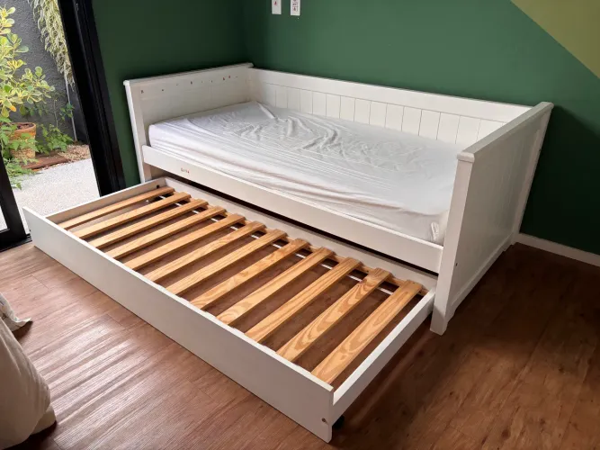 Cama com bicama e colchão 