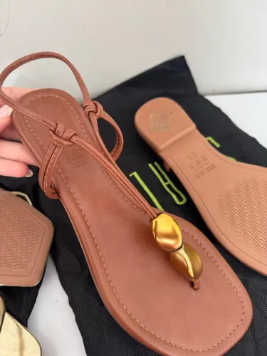 Vendo sandália Santa Lola