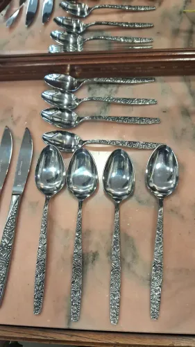 Belíssimo conjunto de facas e Colheres Japonêsas de mesa de aço inoxidável
