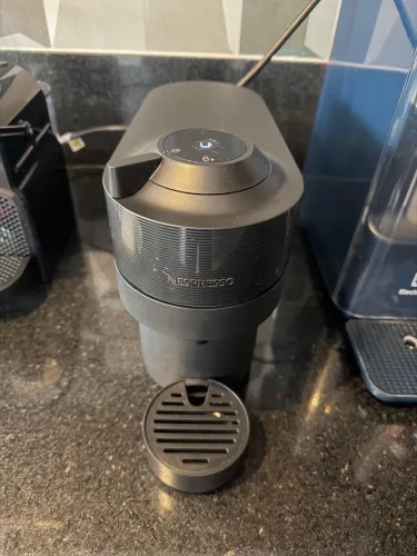 Máquina de café Nespresso Vertuo POP Preta 110v