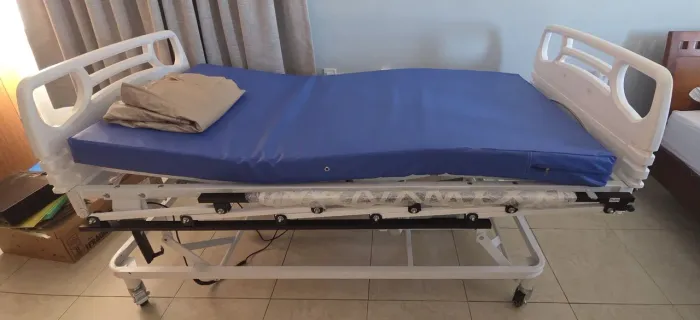 Cama hospitalar Elétrica Pilati Evolution Steel - 3 movimentos