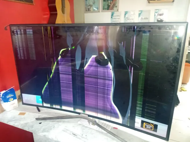 Vendo 2 smartv, 1 Samsung 49 polegadas e 1 LG 42 polegadas para retirada de peças