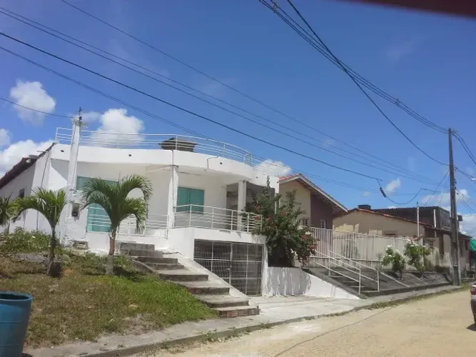 VENDO LINDA CASA PRAIA DE CABUÇU a 150 metros da areia toda mobiliada.