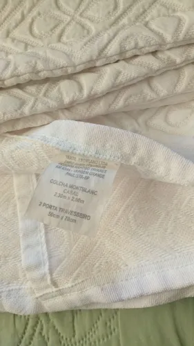 Colcha de pique c fronhas de casal