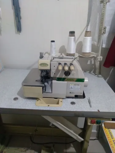 Máquina overlok industrial