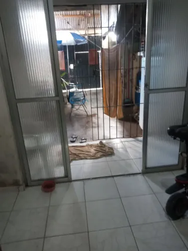 vendo e troco po outra casa compativo na proximidade