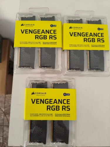 (Novo Lacrado) KIT Memória RAM DDR5 16GB 2X8GB Corsair RGB 6000Mhz 10 anos garantia