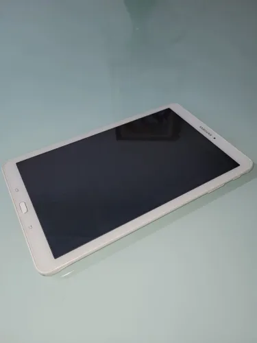 Tablet Samsung Galaxy Tab E - usado