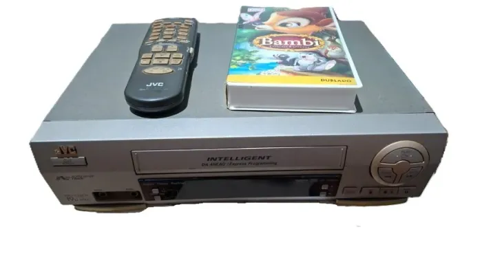 VÍDEO CASSETE JVC HR-J486M MONO + CONTROLE + FITA DE BRINDE