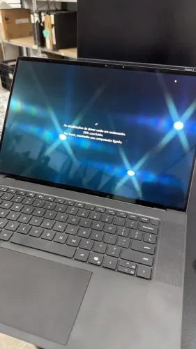 Workstation DELL PRECISION 5690 PROCESSADOR U7 / RTX 2000 8GB / TELA TOUCH / 32GB RAM