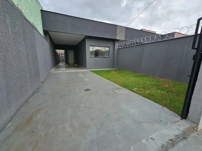 Casa de 3 Qtos e 2 Banheiros no Setor Itaipu 394 Mil