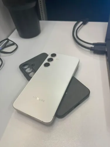 S24 PLUS (estado de novo)