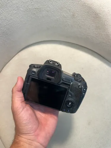 Canon EOS R - Full Frame