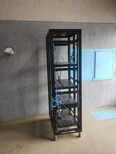 RACK SERVIDOR COMPLETO 46u 900mm x 600mm