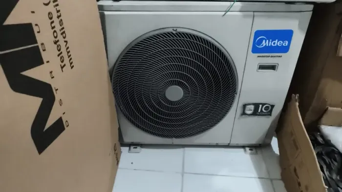 Ar condicionado Midea Springer 24000 BTU quente/frio