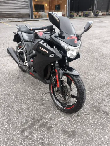 Honda CBR 250 impecável !