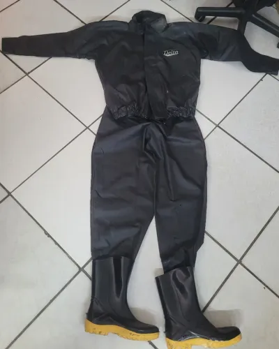 Capa de chuva delta + Bota Pega Forte 