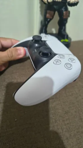 Controle branco de Playstation 5