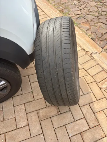 Pneus Michelin. - 225 55 18