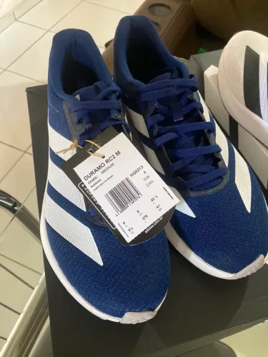 Tênis adidas
