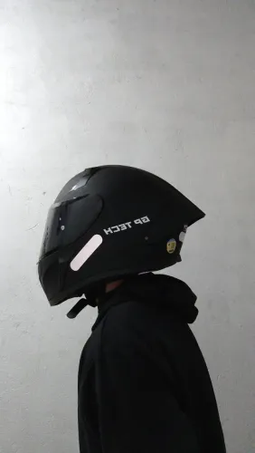 Capacete preto