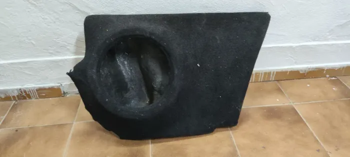 Caixa de Som Lateral Fibra 12" Peugeot 307 - Marca Beccari