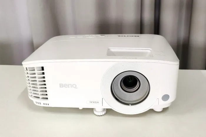 Projetor BENQ NOVO NA CAIXA de 4.000Lúmens ALTO BRILHO TELA GIGANTE
