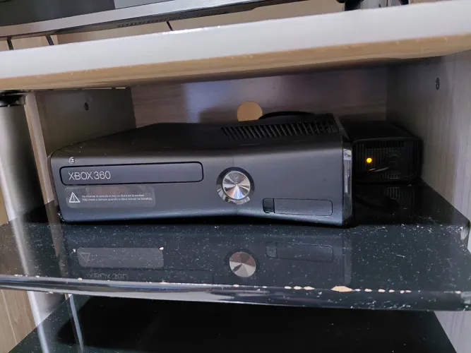 Xbox 360 Slim desbloqueado
