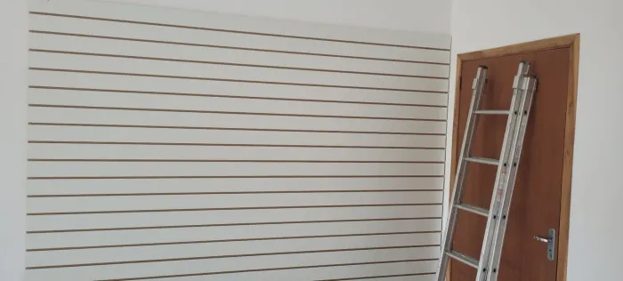 Painel Canaletado para Loja - 5 Peças