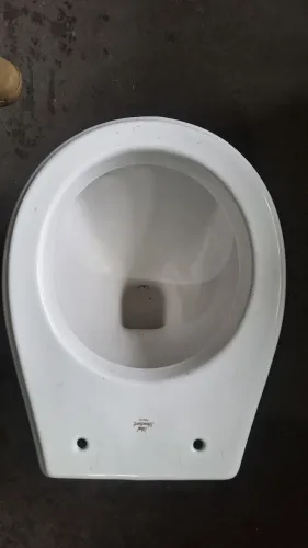 2 vasos sanitários