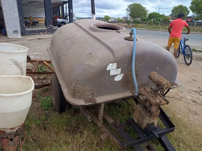 Vende se carroça tanque para pulverização agrícola