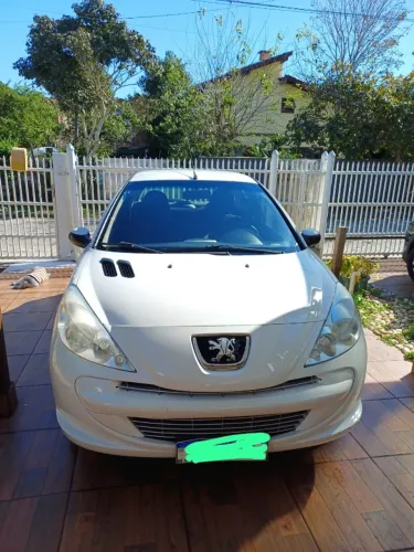 Peugeot 207 XR 1.4 Flex 8V 3P 2013