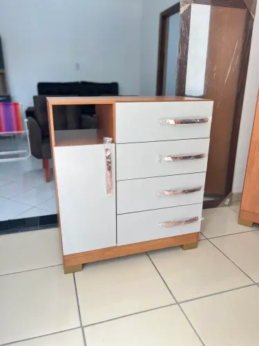 Cômoda 4 Gavetas 1 Porta / Produto NOVO à pronta entrega