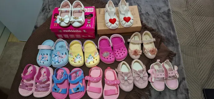 Sapatinhos semi novos lindos feminino n°20/21 