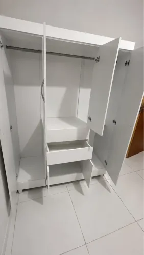 Guarda roupa em ótimo estado 