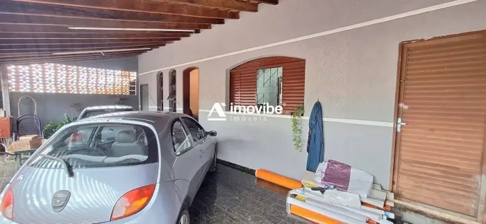 Casa à venda com 03 dormitórios, no bairro Jardim Sartori em Santa Bárbara d'Oeste/SP.