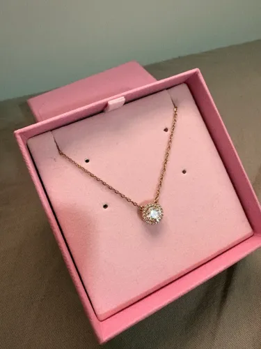 colar swarovski com caixa