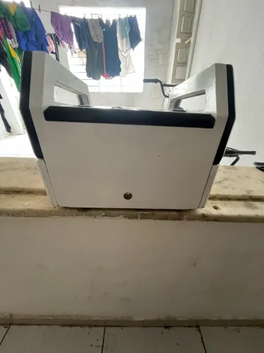 Rack móvel acompanhado de voltímetro e tic tac 